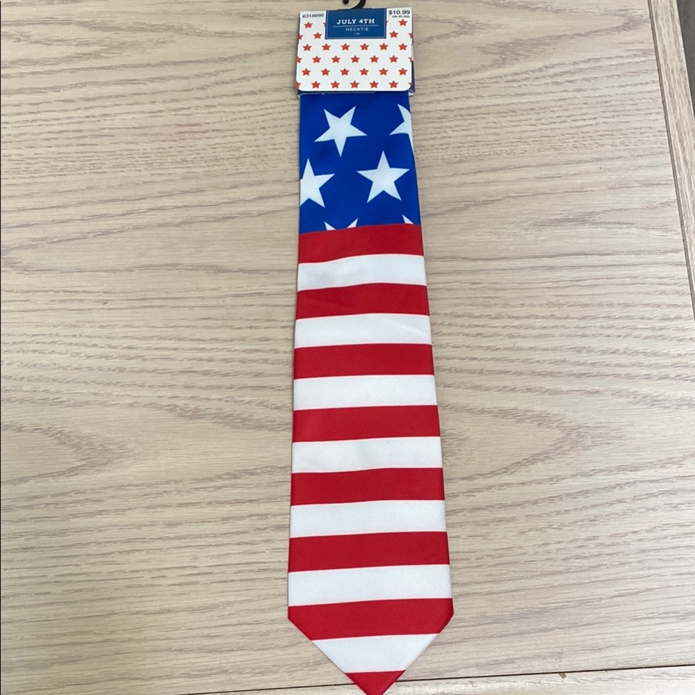 🎀 5 for $25 🎀 
American Flag Pattern Tie Fourth of July, Labor Day, Memorial Day